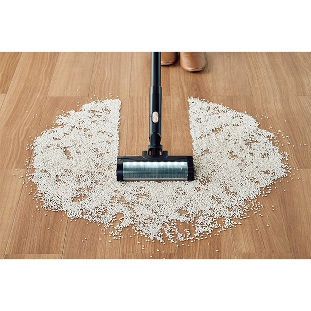 ＜春の家電フェア＞【ハイアール】コードレス式スティッククリーナー（JC-HG1A-K）