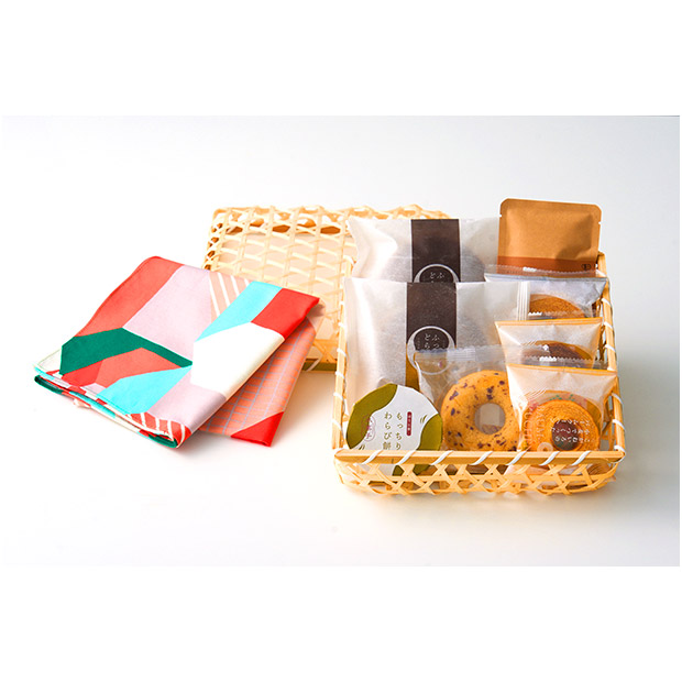 ＜母の日＞風呂敷で包んだ竹籠スイーツ 結びごころ
