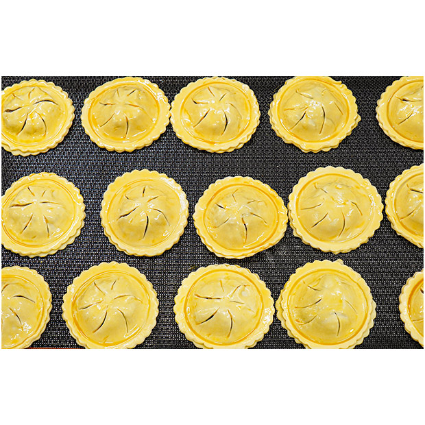 【Cake & Coffee Hinodeya】贅沢 佐賀牛ミートパイ 5個入り