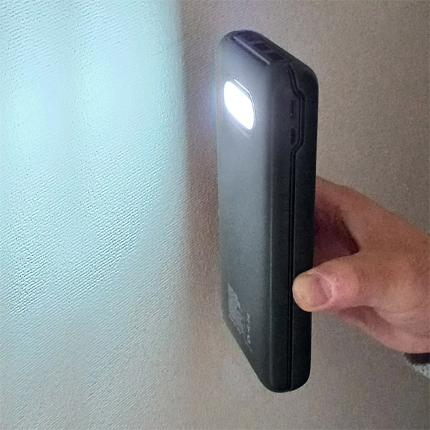【air-J】ポータブルモバイルソーラーバッテリー 20000mAh LED照明付き　ブラック（MB-S20000A BK）