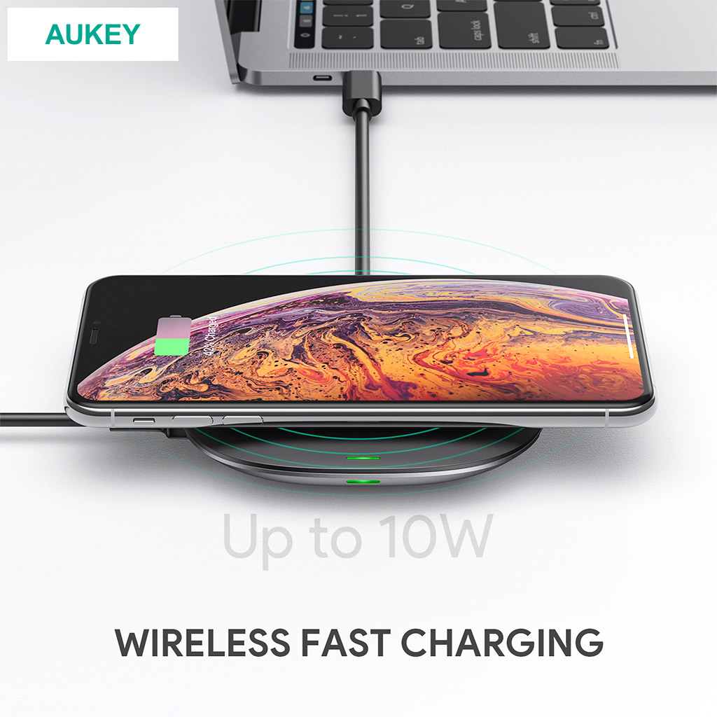 【AUKEY】ワイヤレス充電式5 in 1USB-Cハブ ブラック (CB-C70-BK)